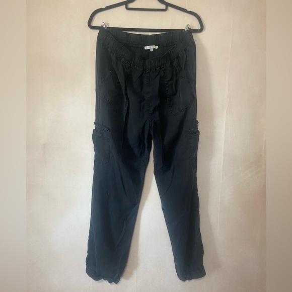 Love Tree women's L black pull on lightweight cargo pants w/ cinched ankle EUC - Picture 1 of 5